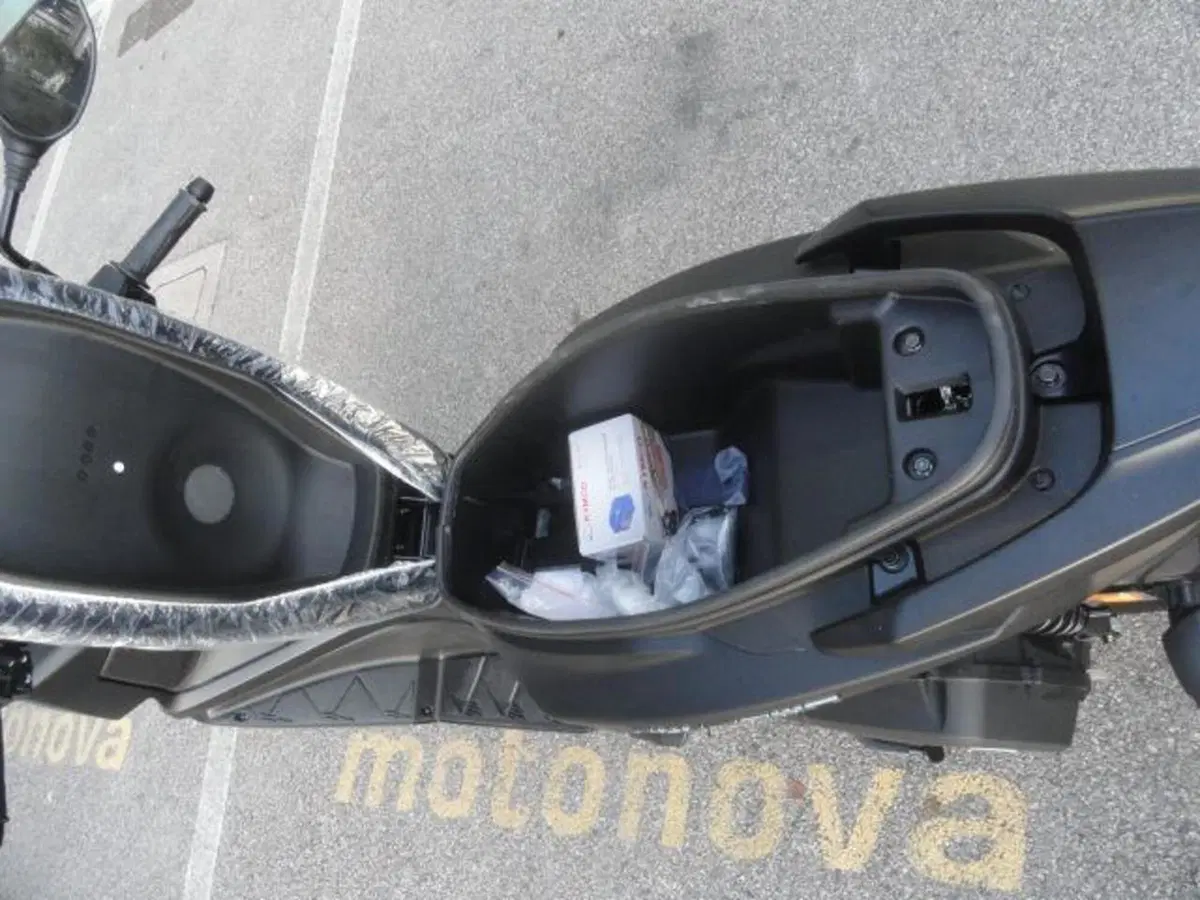 Kymco Skytown 125i (2024 - 26) (11)