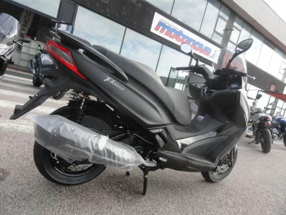 Kymco X-Town 300i (2025 - 26) (9)