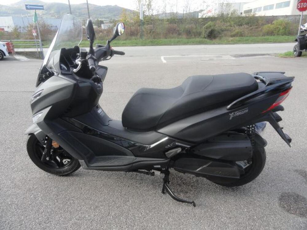Kymco X-Town 300i (2021 - 25) (5)