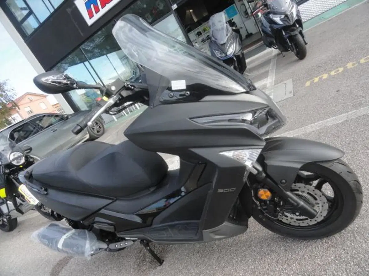 Kymco X-Town 300i (2025 - 26) (2)