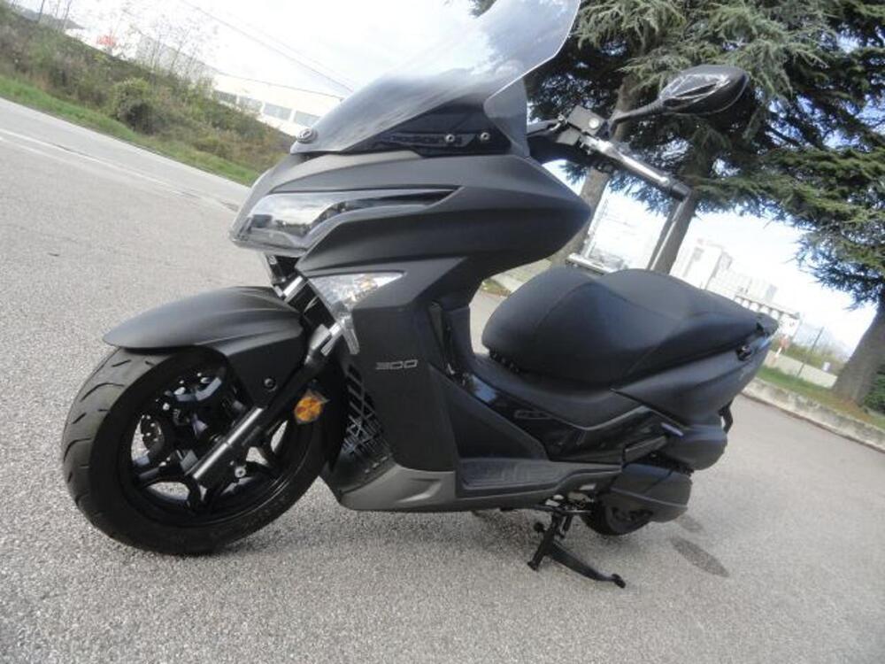 Kymco X-Town 300i (2021 - 25) (4)