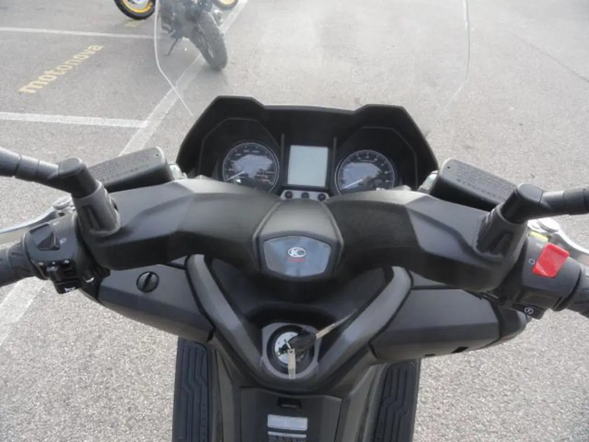 Kymco X-Town 300i (2025 - 26) (10)