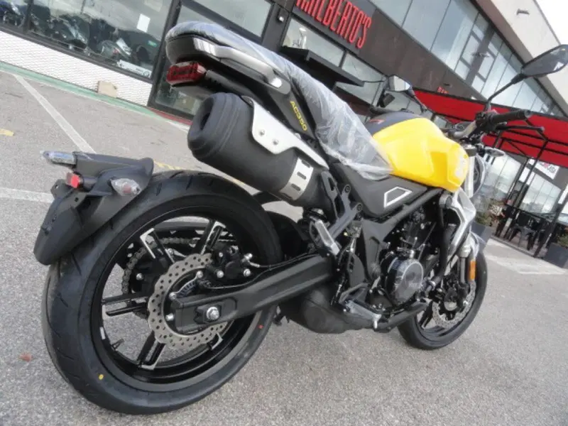 Voge Trofeo 350AC (2022 - 26) (9)