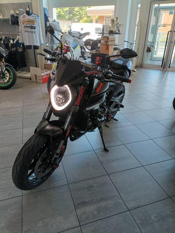 Ducati Monster 937 + (2021 - 25)