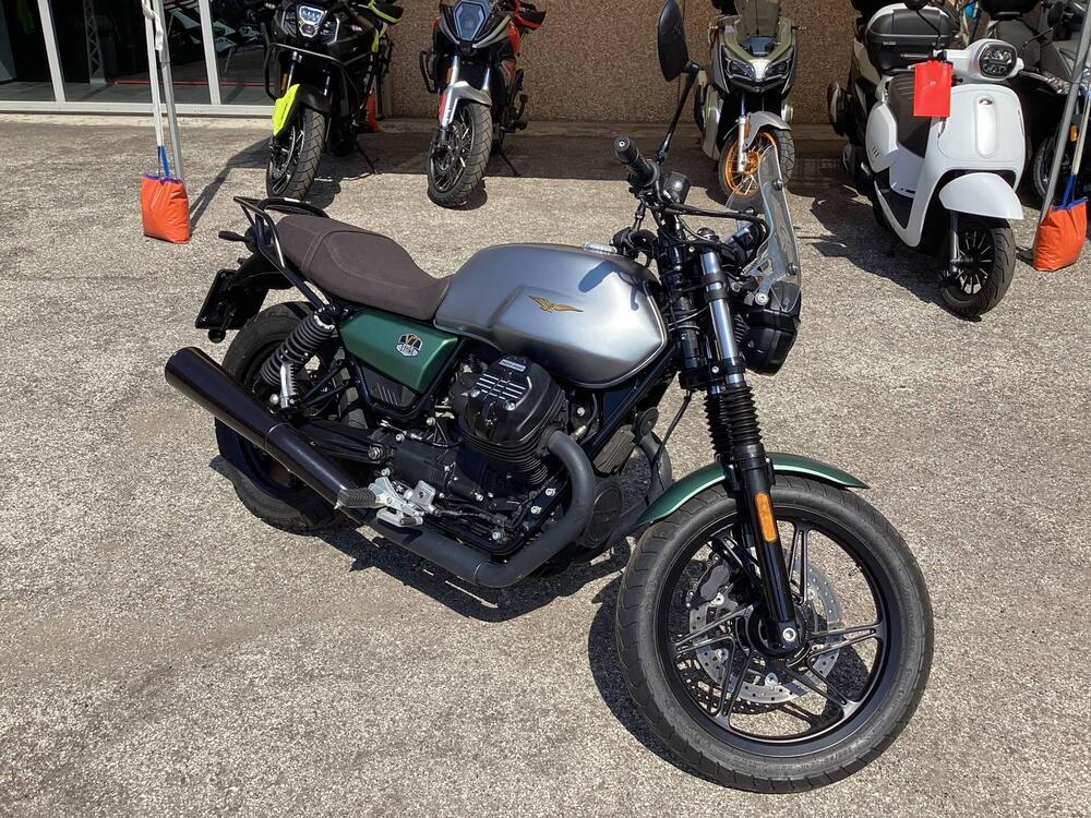 Moto Guzzi V7 Stone Centenario (2021 - 22) (2)