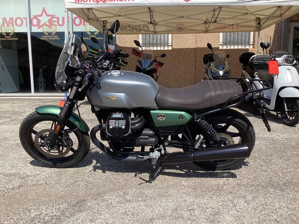 Moto Guzzi V7 Stone Centenario (2021 - 22) (4)