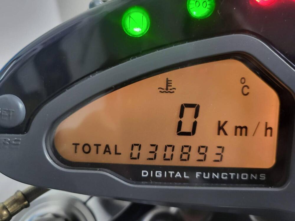 MV Agusta Brutale 910 R (2006 - 11) (4)