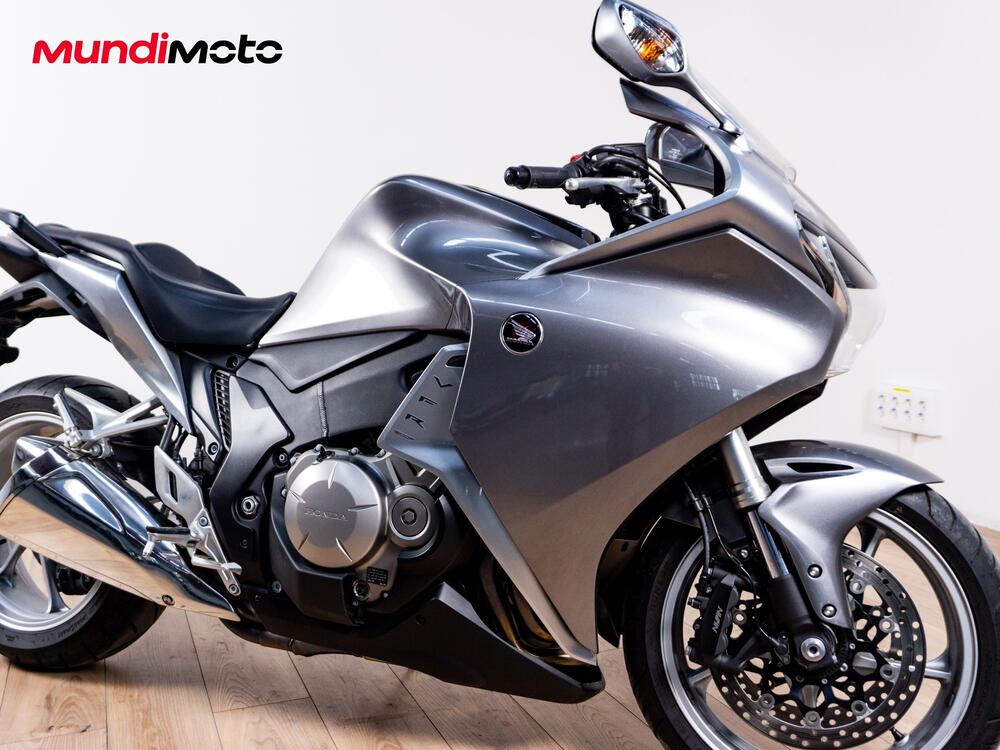Honda VFR 1200 F ABS (2009 - 16) (2)
