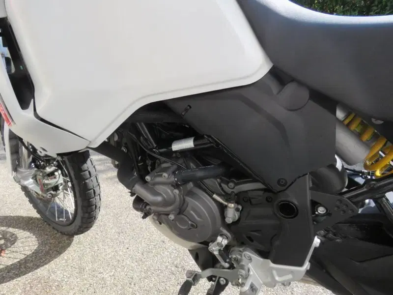 Ducati DesertX (2022 - 25) (12)