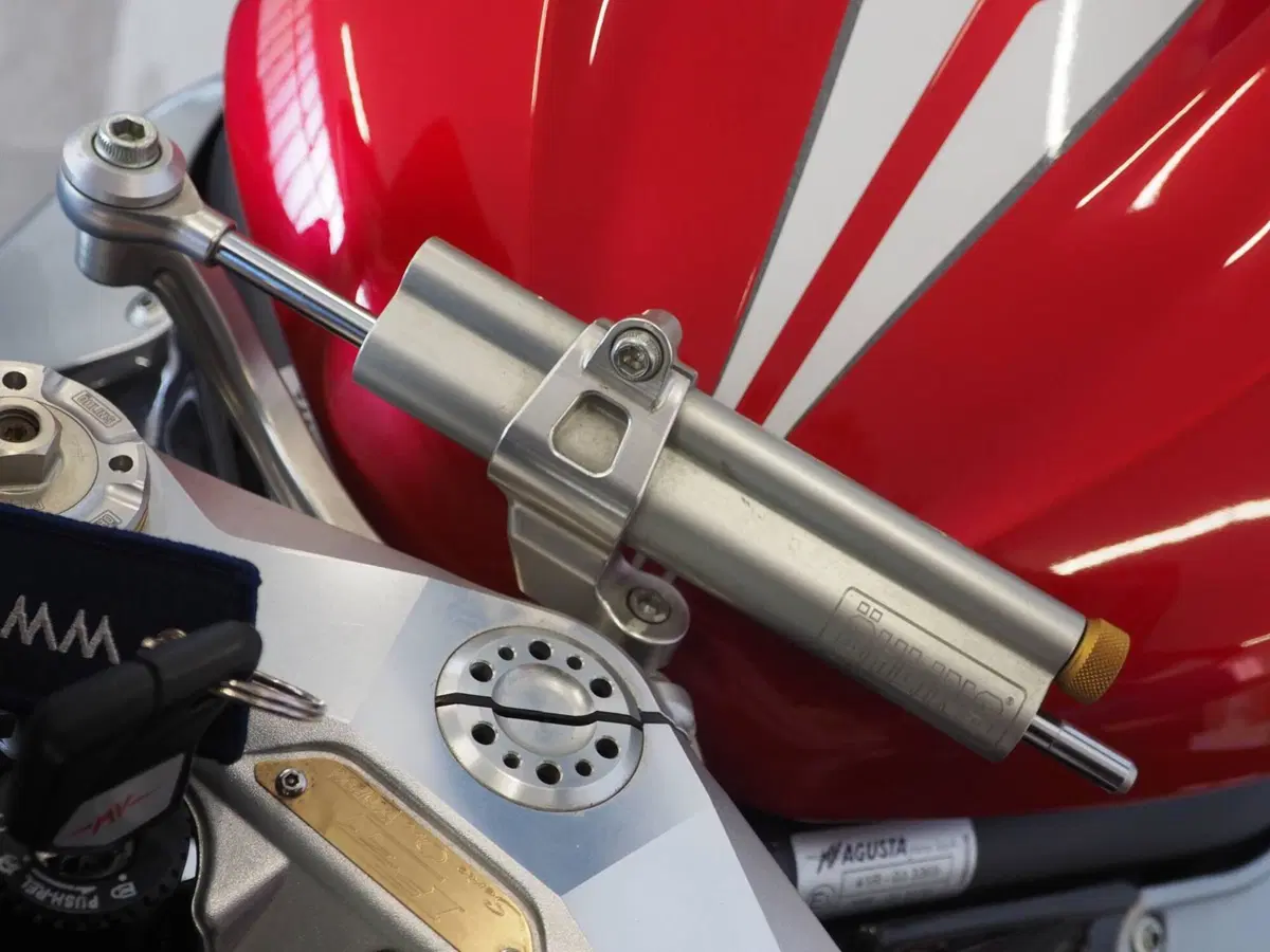 MV Agusta F3 675 Oro (2011) (11)