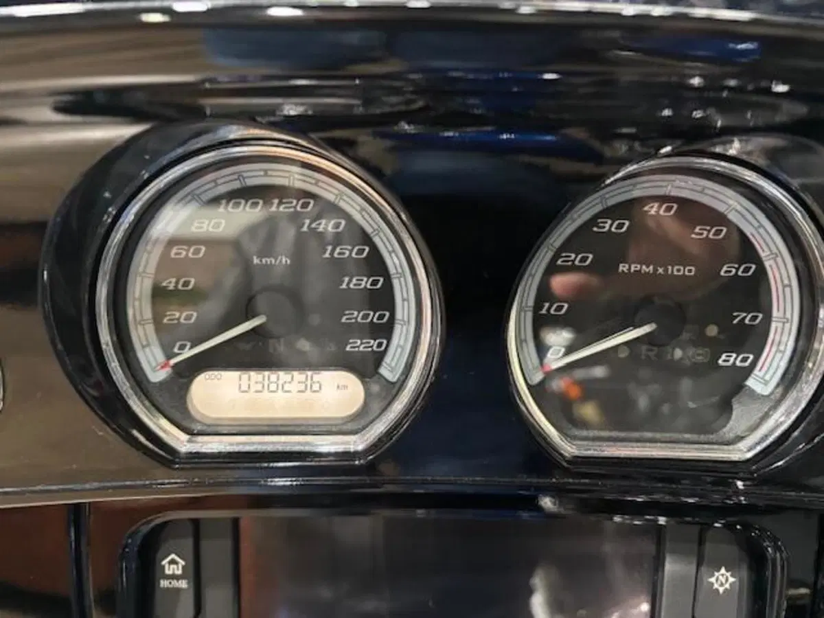 Harley-Davidson 1690 Electra Glide Ultra Classic (2014 - 16) - FLHTCU (4)