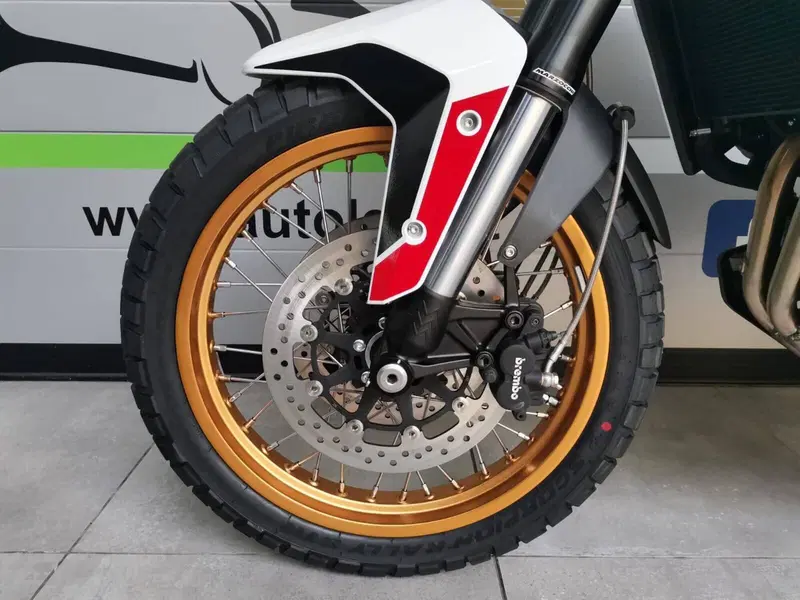 Moto Morini X-Cape 700 Gold Edition (2025 - 26) (6)