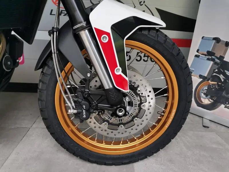 Moto Morini X-Cape 700 Gold Edition (2025 - 26) (7)