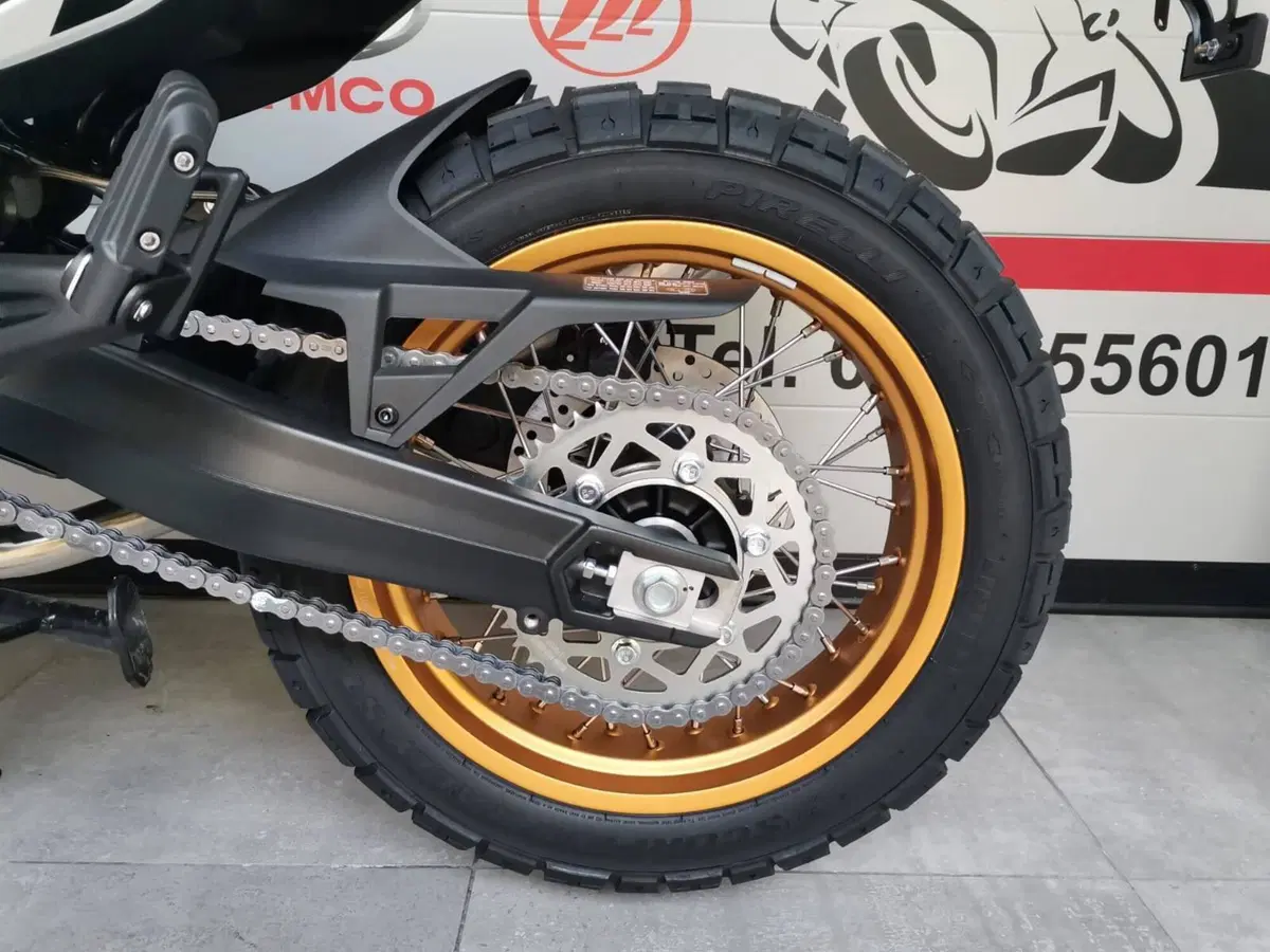 Moto Morini X-Cape 700 Gold Edition (2025 - 26) (8)