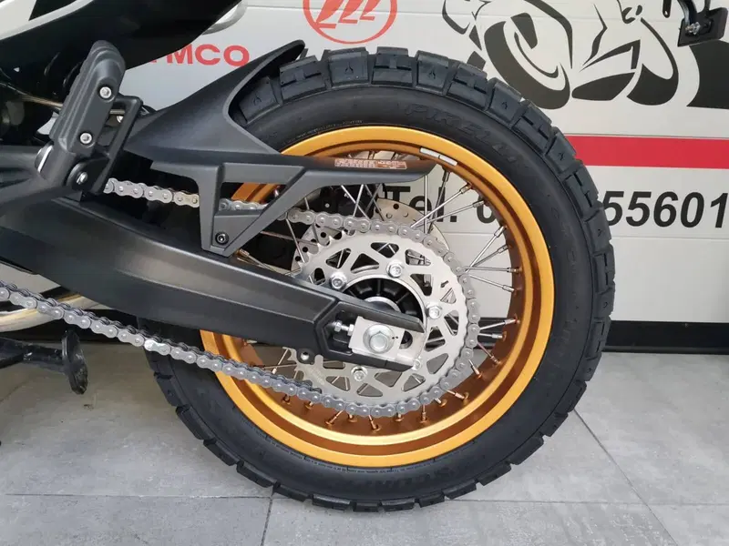 Moto Morini X-Cape 700 Gold Edition (2025 - 26) (8)