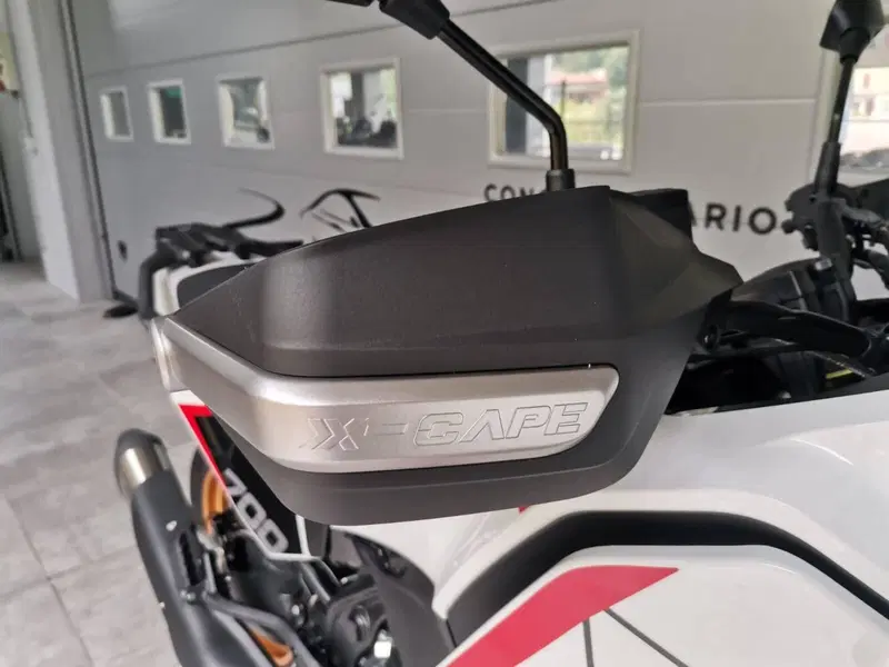 Moto Morini X-Cape 700 Gold Edition (2025 - 26) (13)