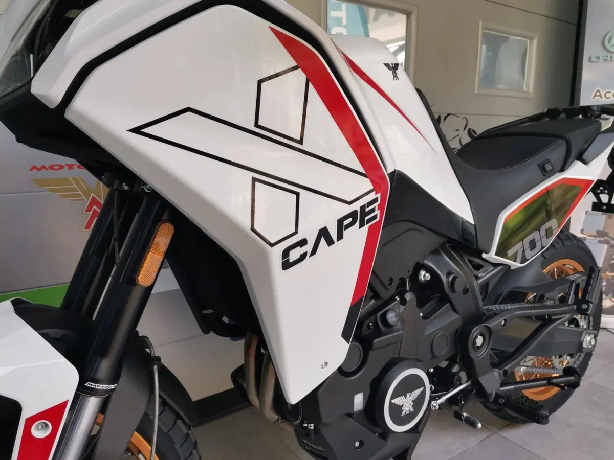Moto Morini X-Cape 700 Gold Edition (2025 - 26) (18)