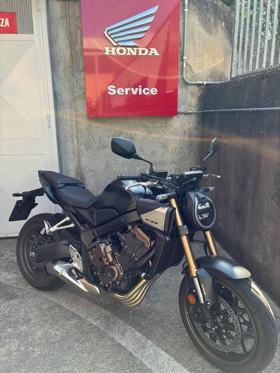 Honda CB 650 R E-Clutch (2024 - 25)