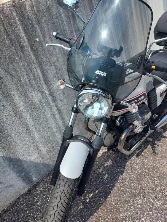 Moto Guzzi V7 Classic (2008 - 12) (2)