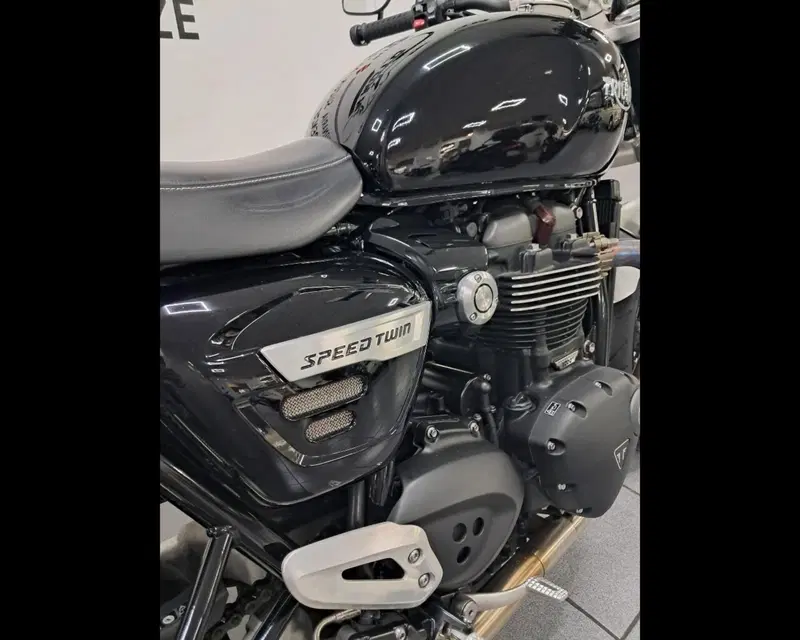 Triumph Speed Twin 1200 (2021 - 24) (7)