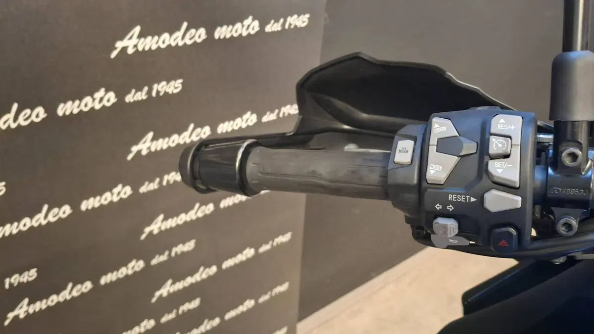 Kawasaki Versys 1000 S Grand Tourer (2021) (3)