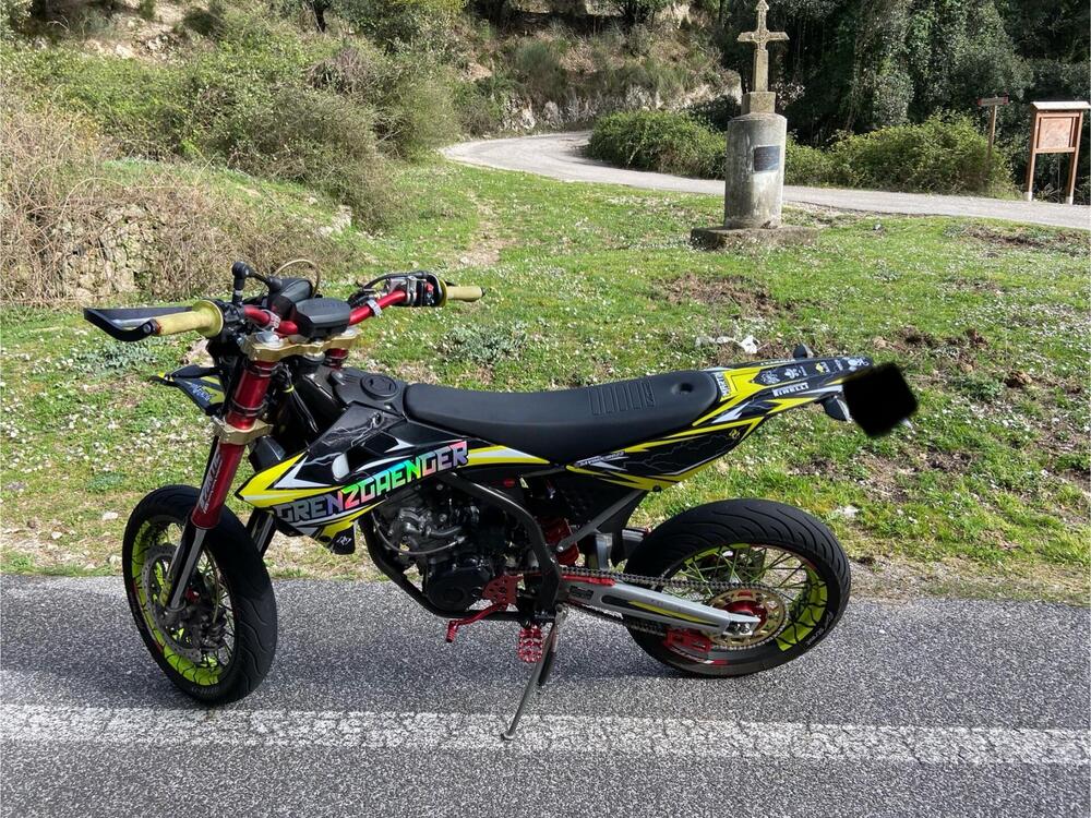 Fantic Motor Motard 125 Competition 4t (2020) (2)