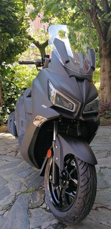 Sym Joymax 300 Z (2025) (2)