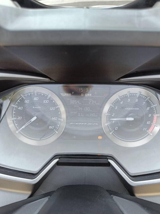 Honda Forza 350 Deluxe (2022 - 24) (4)