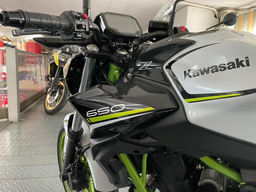 Kawasaki Z 650 (2021 - 24) (2)