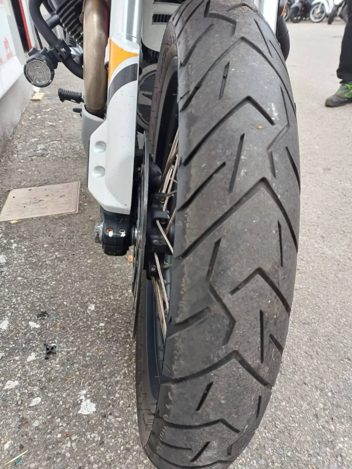 Moto Guzzi V85 TT (2019 - 20) (5)