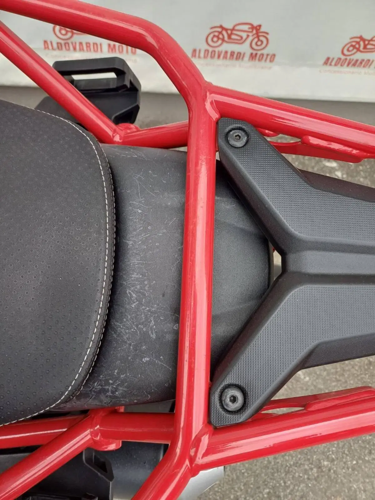 Moto Guzzi V85 TT (2019 - 20) (9)