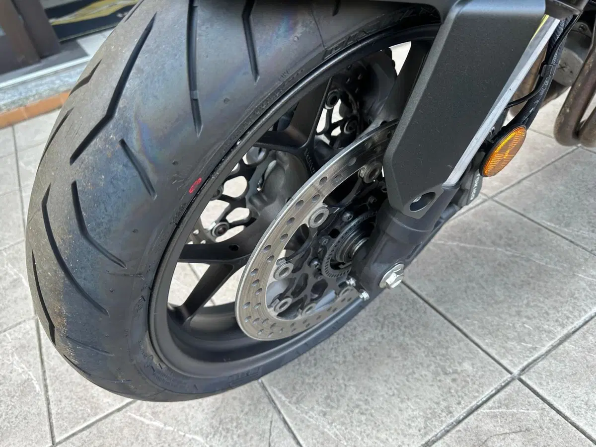 Honda CB 1000 R + Neo Sport Cafè (2019 - 20) (19)