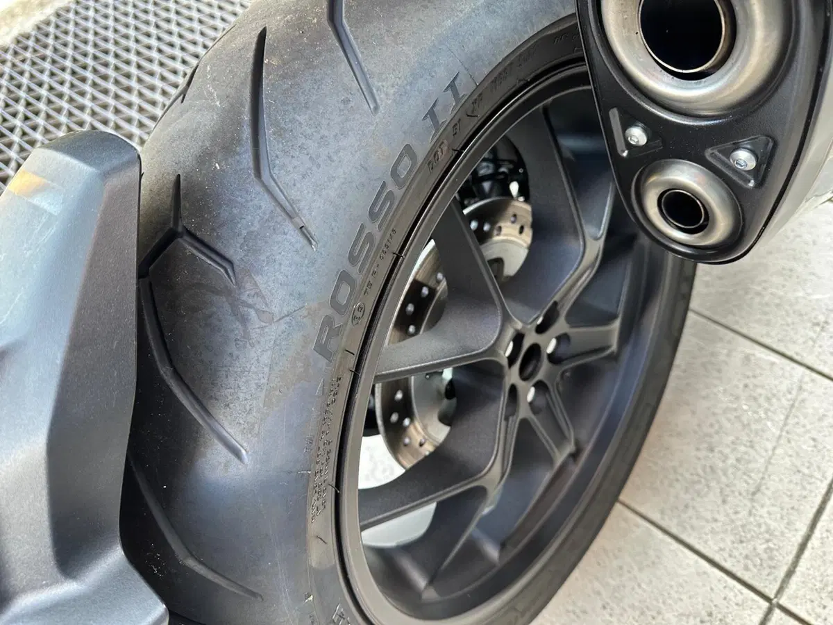Honda CB 1000 R + Neo Sport Cafè (2019 - 20) (20)