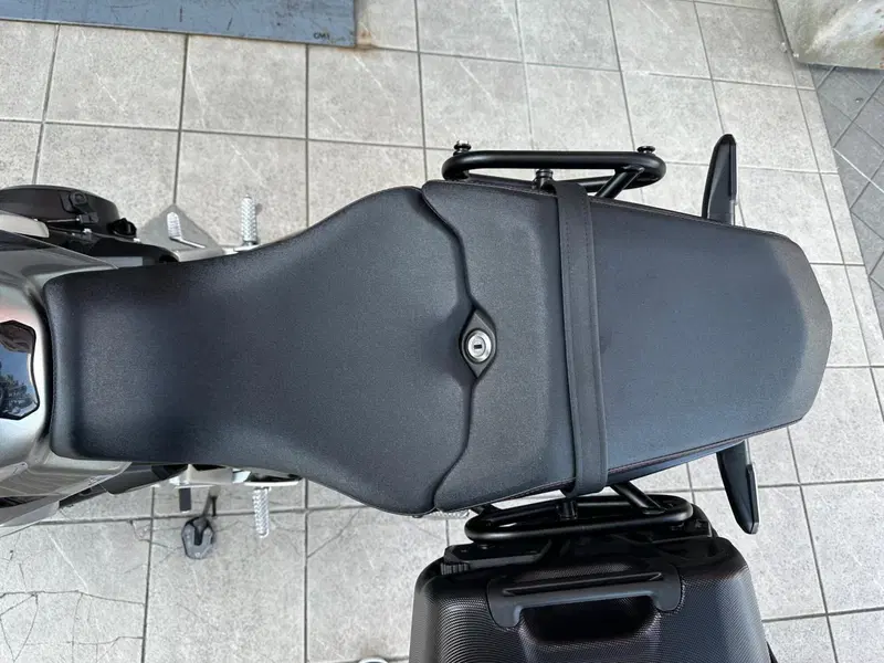 Honda CB 1000 R + Neo Sport Cafè (2019 - 20) (7)
