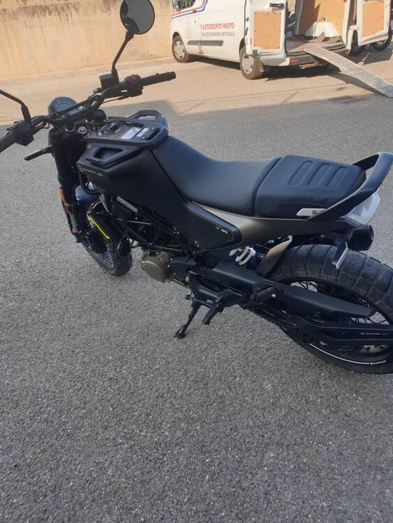 Husqvarna Svartpilen 125 (2021 - 23) (4)