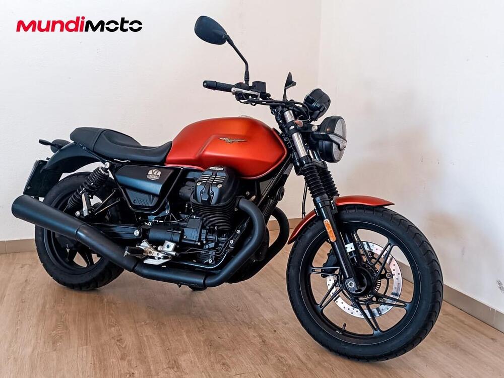 Moto Guzzi V7 Stone Centenario (2021 - 22) (2)