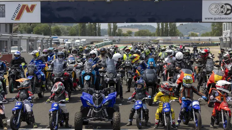 70 anni di Yamaha: Varano de&rsquo; Melegari si colora di Blu per celebrare il traguardo [VIDEO E GALLERY]