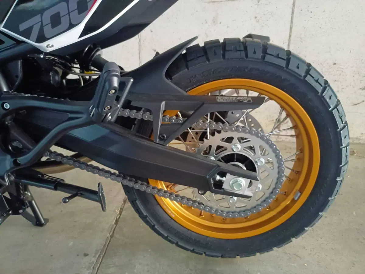 Moto Morini X-Cape 700 Gold Edition (2025 - 26) (8)
