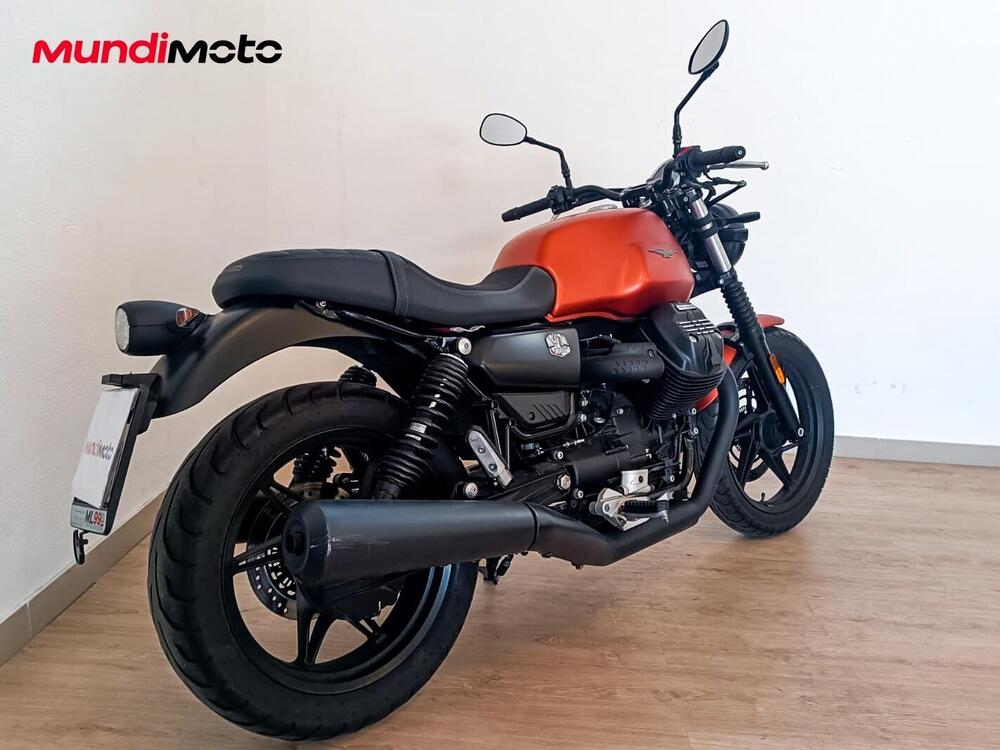Moto Guzzi V7 Stone Centenario (2021 - 22) (3)
