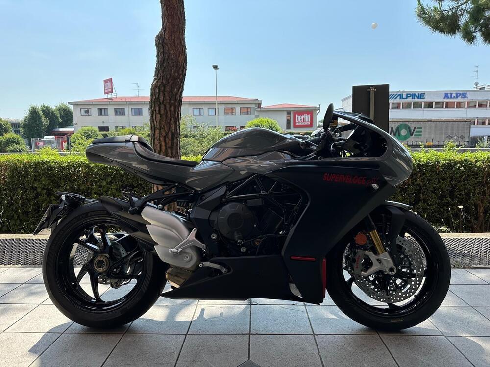 MV Agusta Superveloce 800 (2021 - 25) (2)