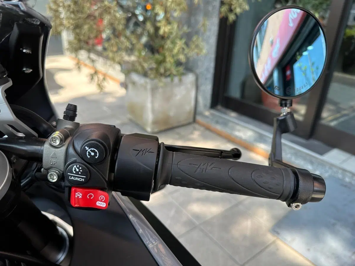 MV Agusta Superveloce 800 (2021 - 25) (15)