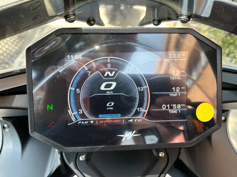 MV Agusta Superveloce 800 (2021 - 25) (5)