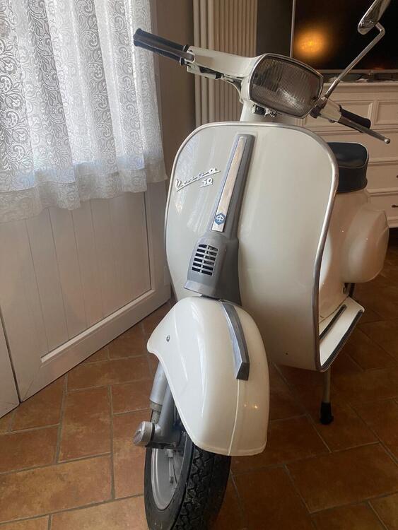 Piaggio Vespa 50 special (2)