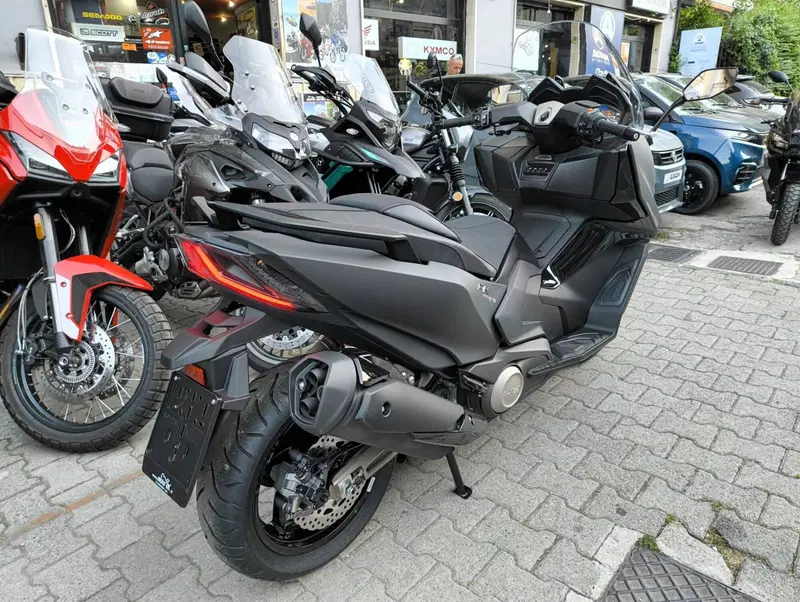 Kymco AK 575 Premium (2025 - 26) (5)