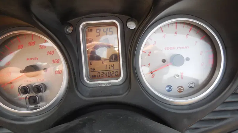Yamaha T-Max 500 (2004 - 07) (4)