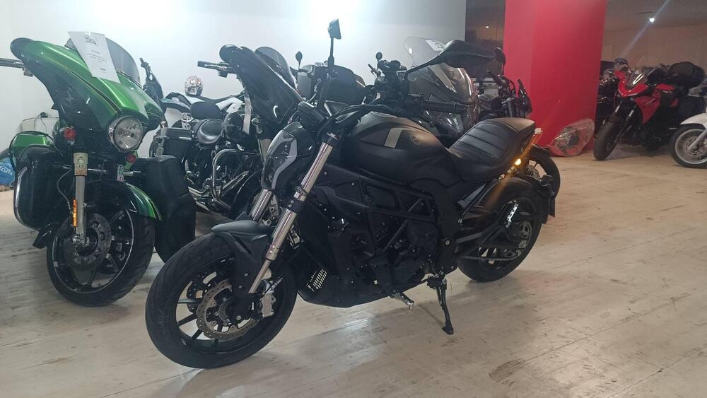 Benelli 502 C (2021 - 25) (3)