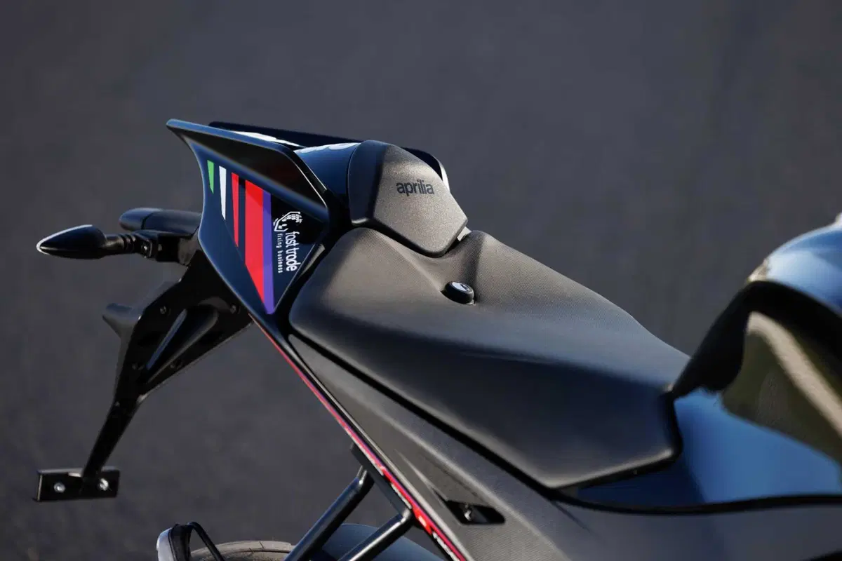 Aprilia RS 125 GP Replica: la nuova sportiva A1 che si ispira alle MotoGP [GALLERY] (4)