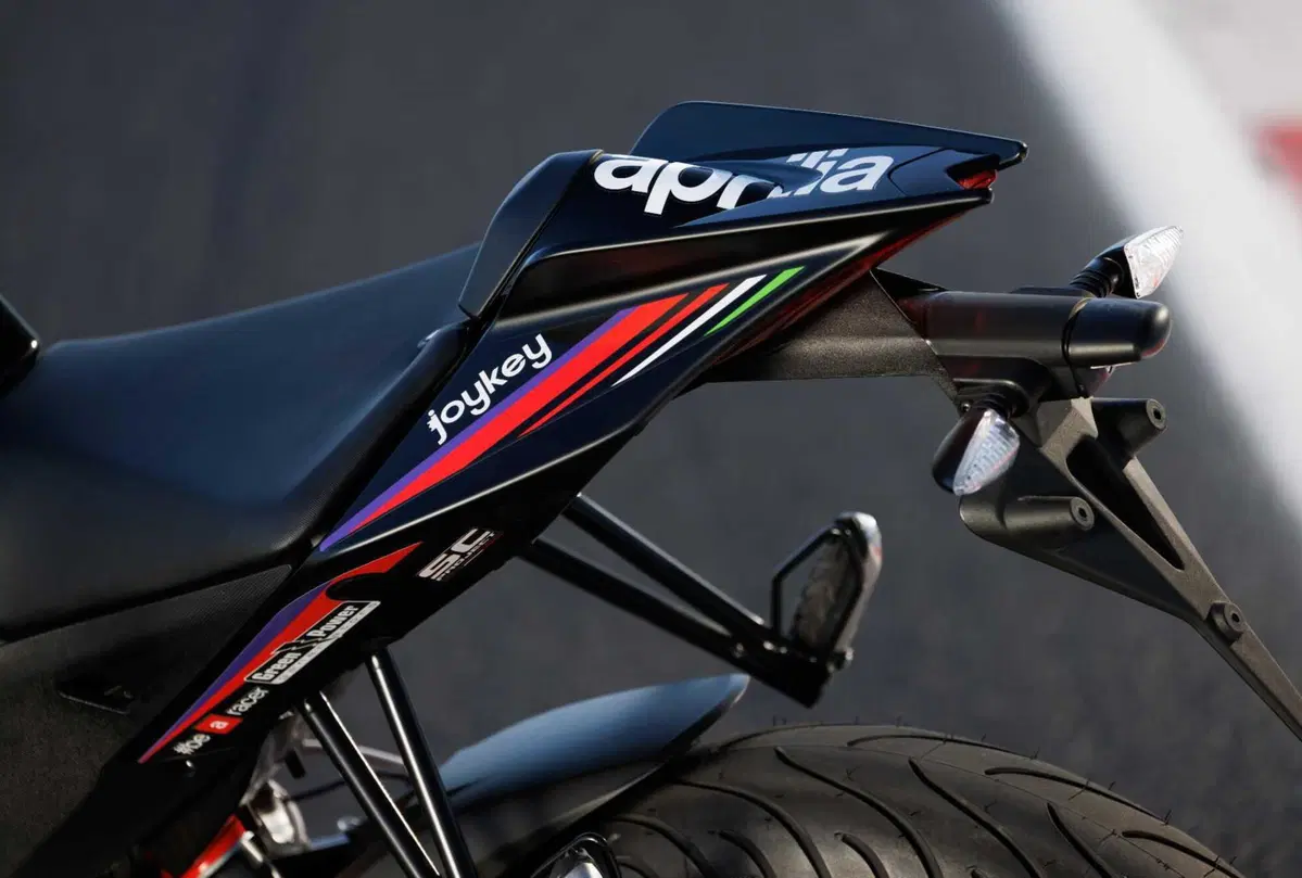 Aprilia RS 125 GP Replica: la nuova sportiva A1 che si ispira alle MotoGP [GALLERY] (11)