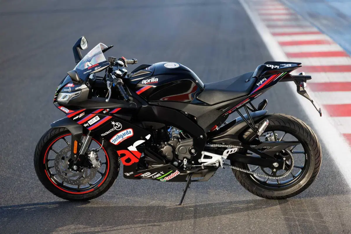 Aprilia RS 125 GP Replica: la nuova sportiva A1 che si ispira alle MotoGP [GALLERY] (13)