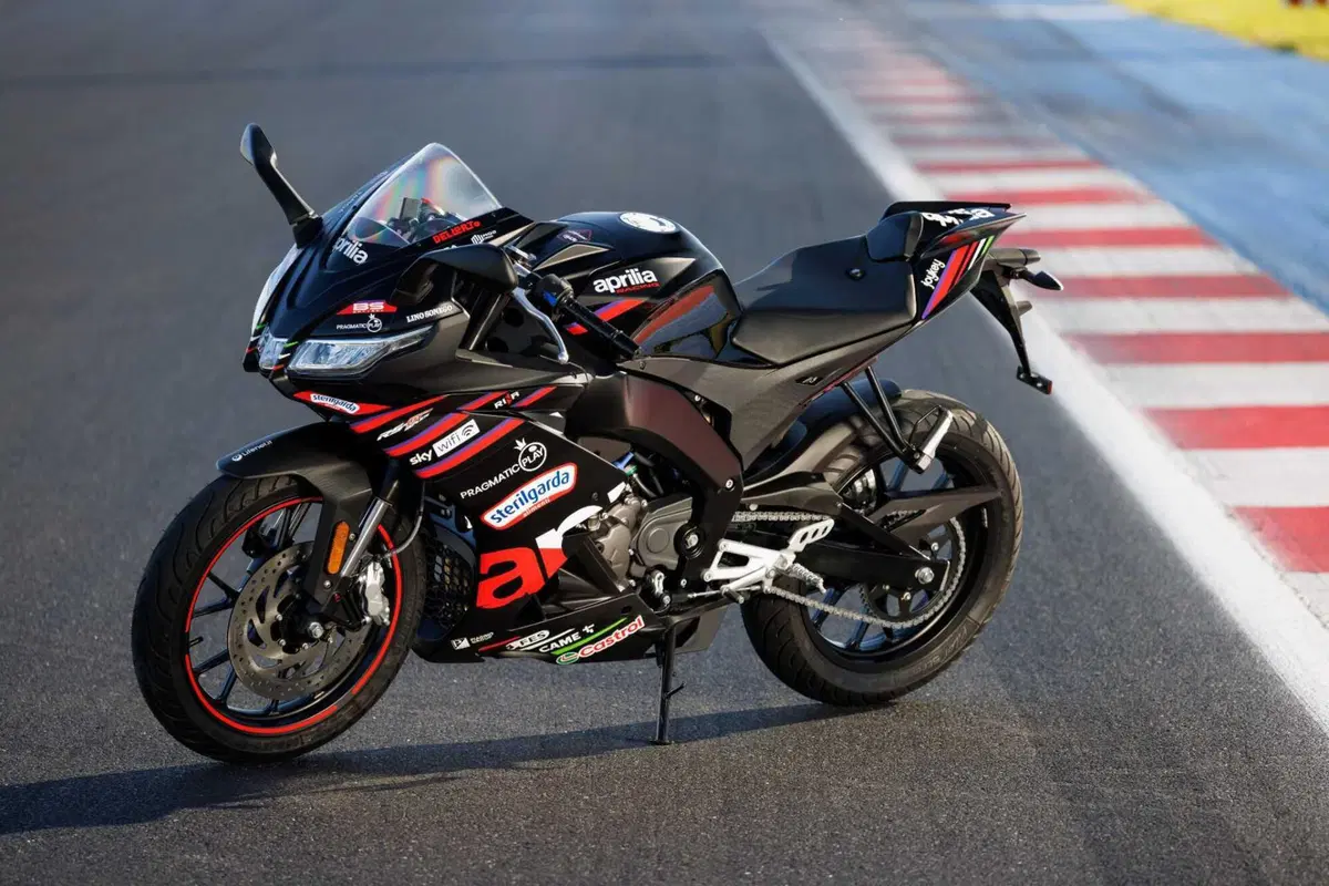 Aprilia RS 125 GP Replica: la nuova sportiva A1 che si ispira alle MotoGP [GALLERY] (14)